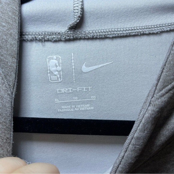 Nike men's Grey Boston Celtics basketball sports long sleeve hoodie in size XL - Picture 6 of 8